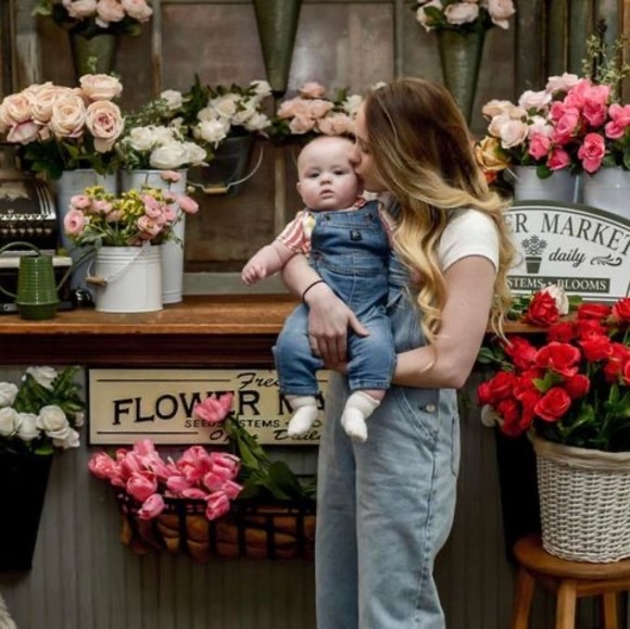 Meet your Posher, Haley - Picture 1 of 1